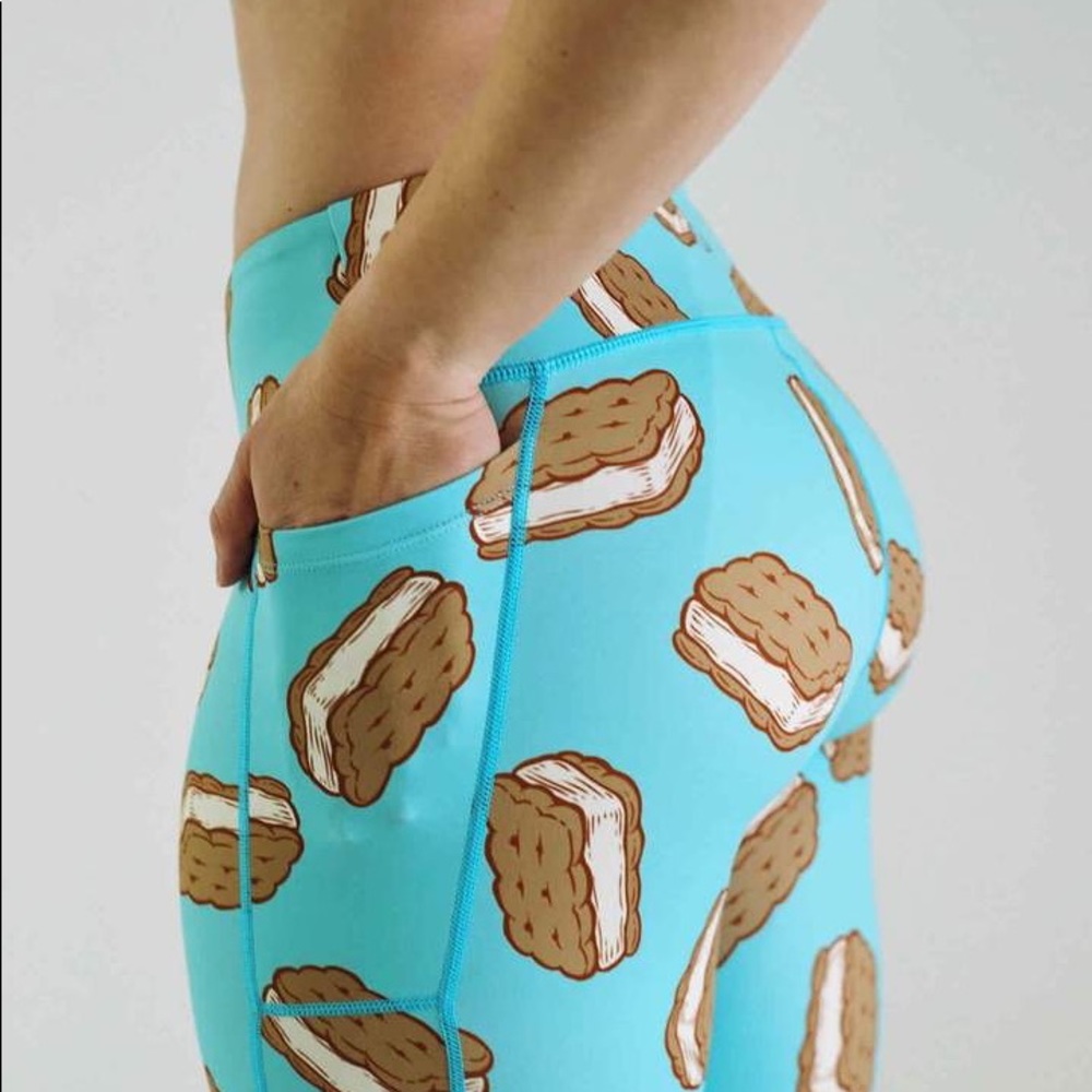 Feed Me Fight Me XS Leggings